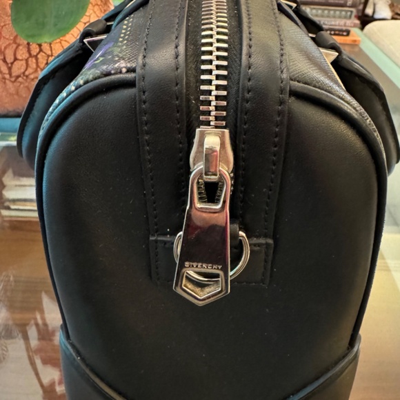 Super rare limited edition Givenchy 'Lucrezia' American Flag Top Handle Satchel - Picture 6 of 8